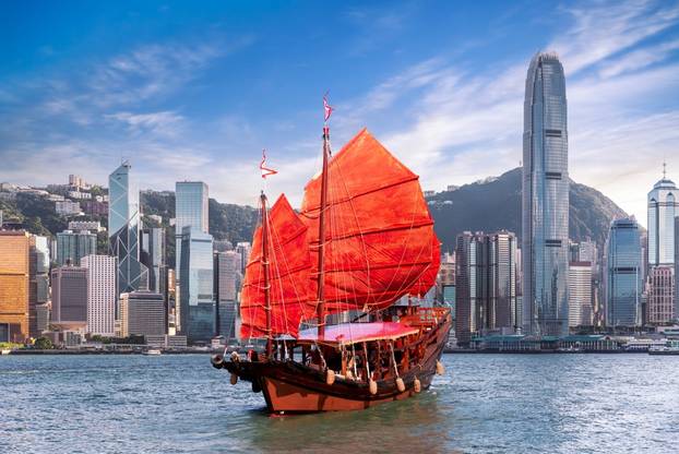 Red,Vintage,Sailboat,For,Tourist,Pass,From,Hong,King,City