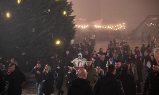 FOTO/VIDEO Pogledajte gu&zcaron;ve ispred Arene koje su bile uo&ccaron;i Thompsonova koncerta...