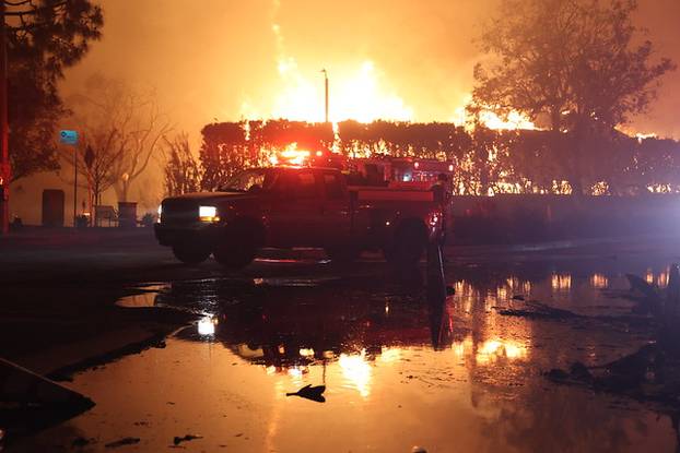 100 FOTOGRAFIJA UŽASA Ovo su vatrogasci snimili u paklu LA-a!