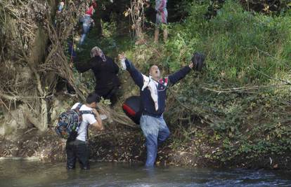 Cerar: Hrvati ne registriraju izbjeglice, to je protiv pravila