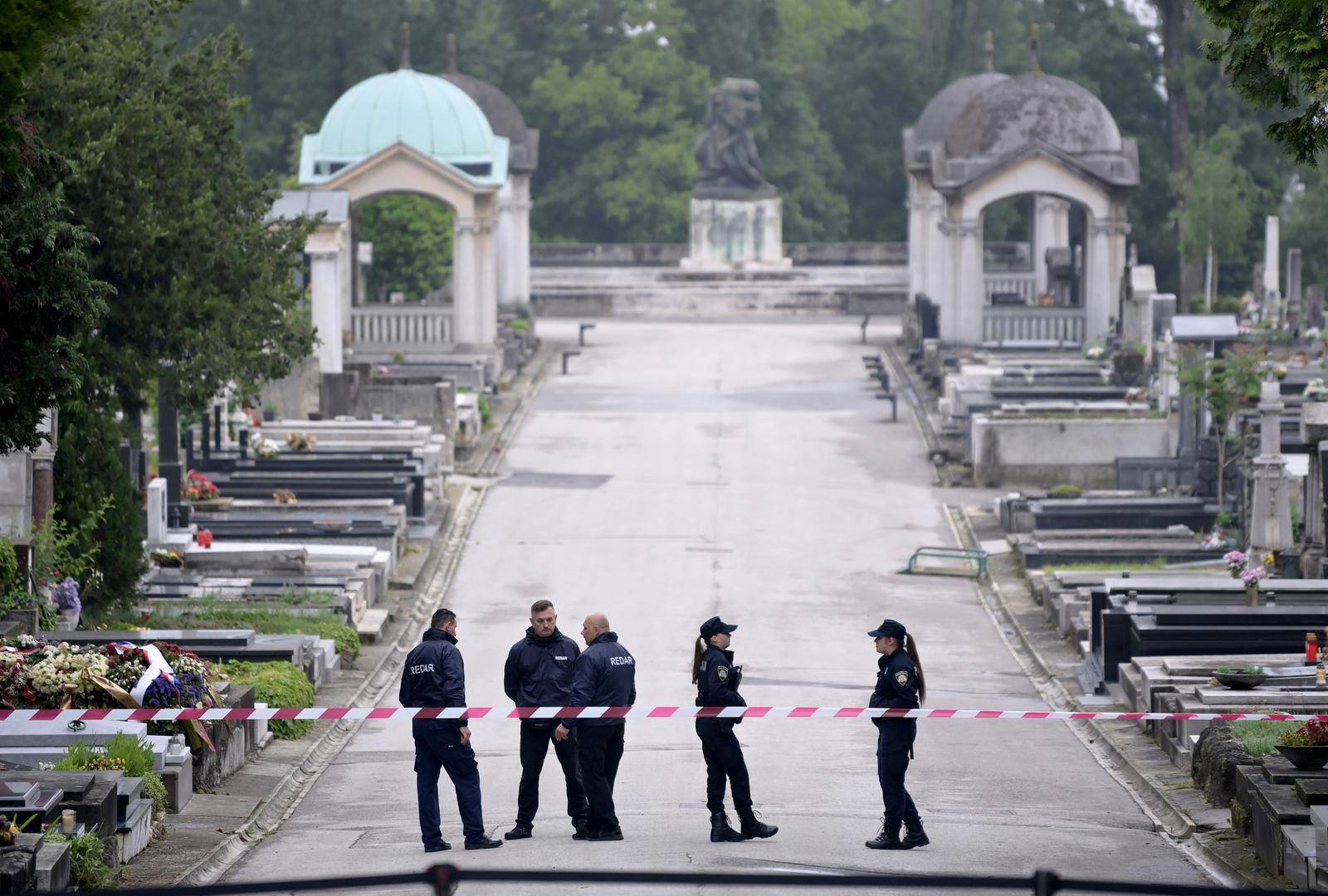 Zagreb: Jako osiguranje na Mirogoju prije dolaska državnog vrha na obljetnicu Bleiburga