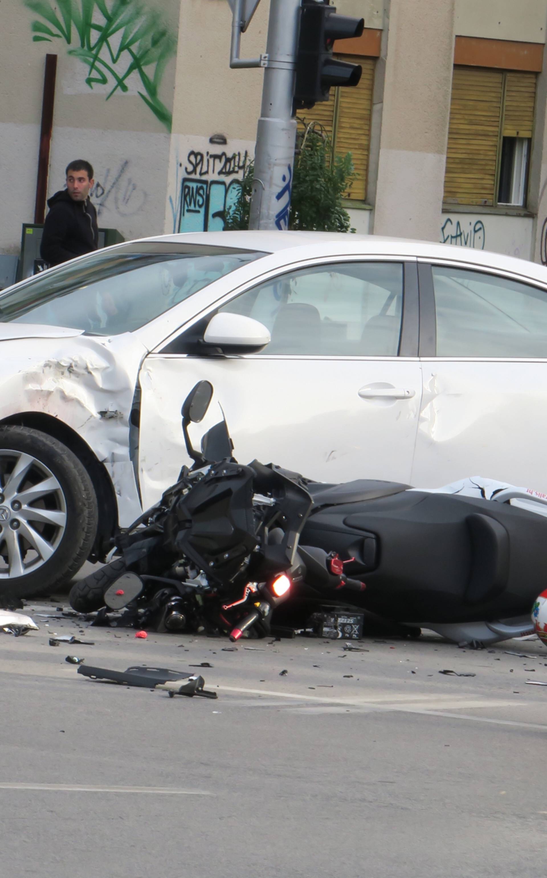Vozač motora završio u bolnici nakon sudara s autom u Splitu