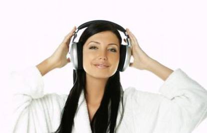 Slušanje preglasne glazbe trajno oštećuje sluh