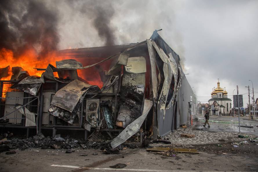 Russia's invasion of Ukraine continues, in Irpin