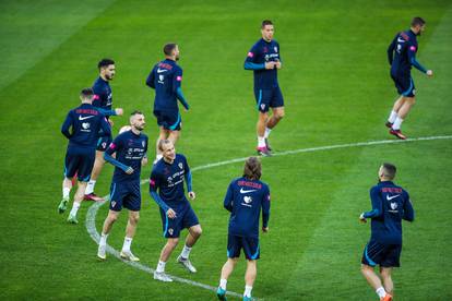 Hrvatska nogometna reprezentacija odradila trening u Bursi