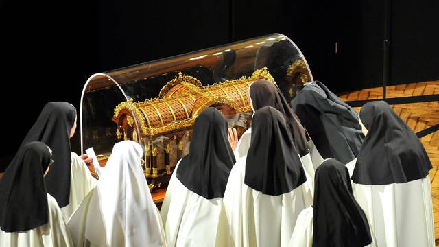 St Therese of Lisieux relics on tour