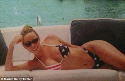 Mariah je u bikiniju američkih boja pokazala sve svoje obline
