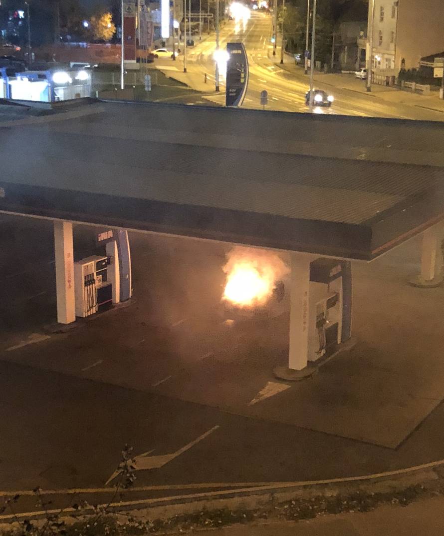 Planuo je auto na benzinskoj u Zagrebu: 'Svi su se razbježali'