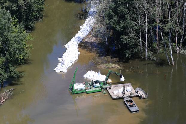 ARHIVA - 2014. Katastrofalne poplave u Gunji