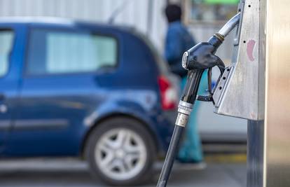 Opet poskupljuje gorivo: Vlada razmatra dodatna poskupljenja i na pumpama na autocestama?