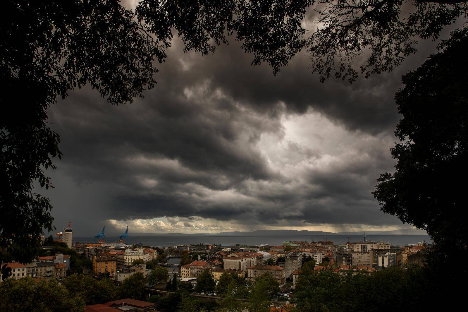 Tmurni obaci nad Rijekom