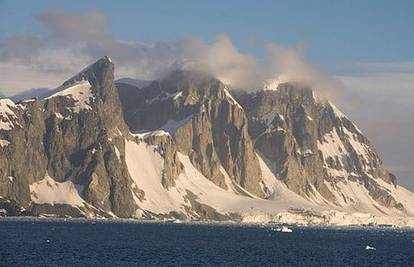 Vatra i led: Znanstvenici su na Antarktici pronašli 91 vulkan