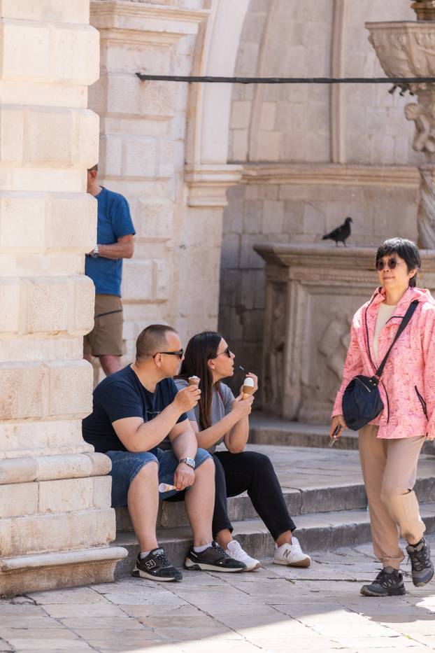 Sunčan i topao dan u Dubrovniku