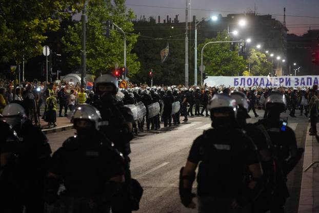 Policijske snage na velikom studenstskom prosvjedu u Beogradu