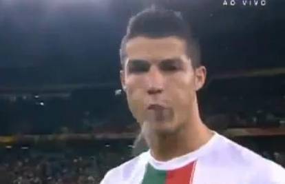 Kakva zvijezda: Ronaldo je pljunuo prema kamermanu