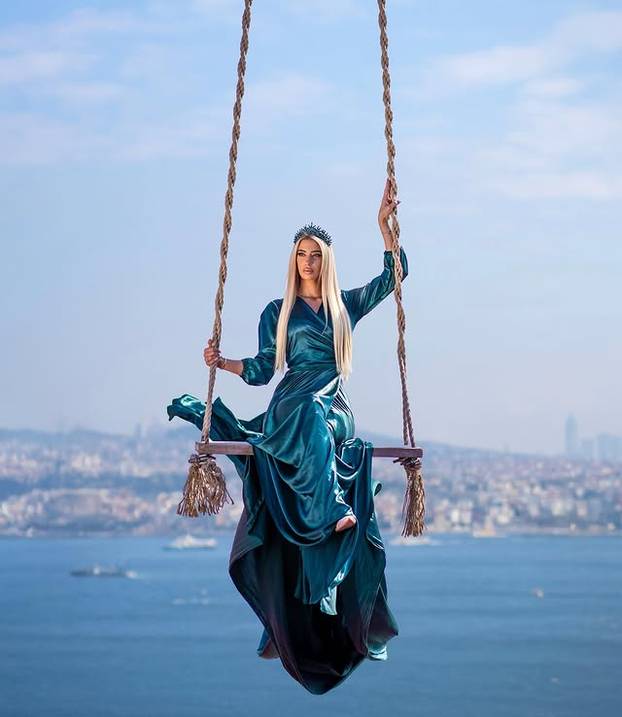 FOTO Kakve fotke! Pogledajte zavidnu liniju Lare - naše domaće fitness influencerice