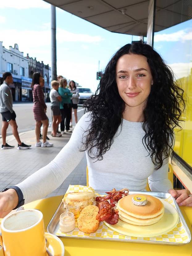 FOTO Tijelo joj je spektakl i nema ni grama masti: Ovako izgleda savršena trenerica!