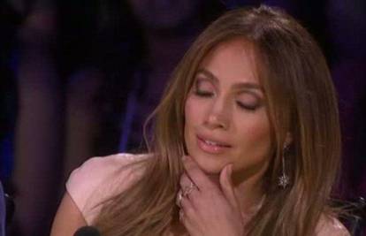 U prvom planu: J. Lo je opet pokazala svoje bujno poprsje