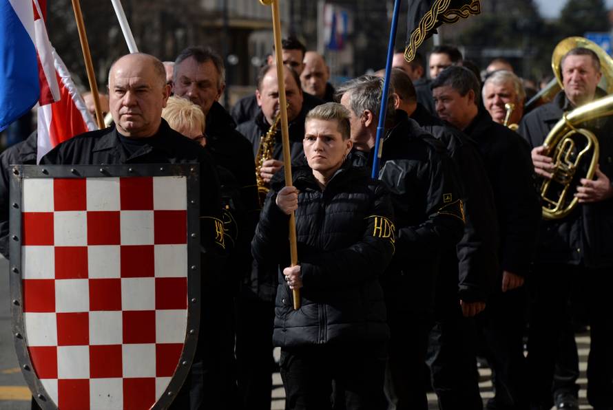 Marširali Zagrebom i prisegnuli na vjernost domovini i Trumpu!