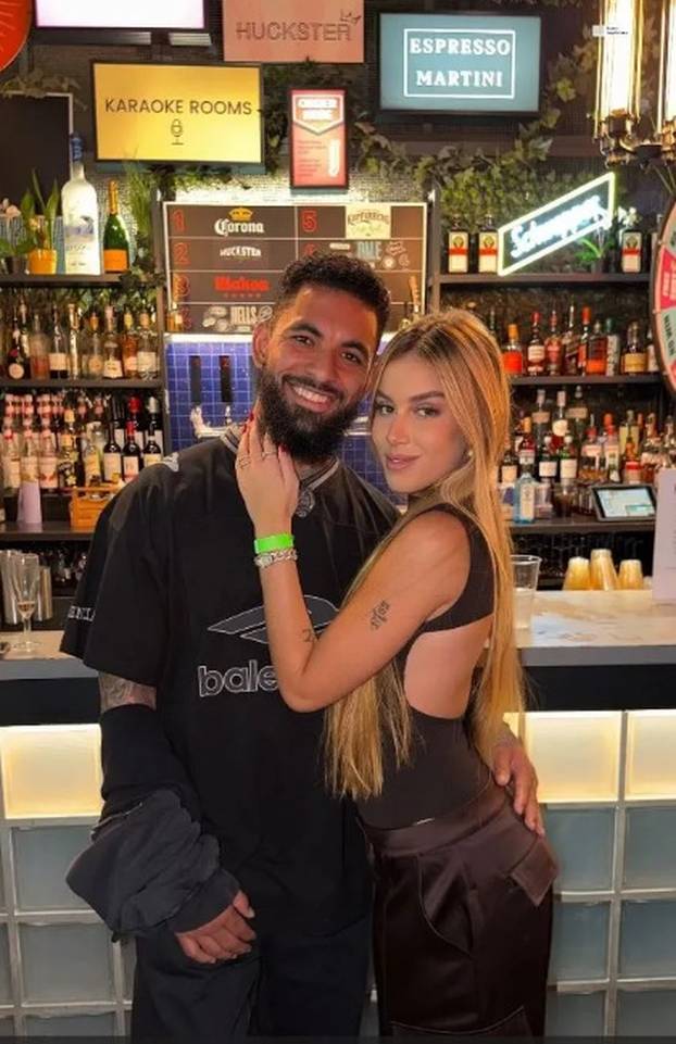 Alisha je prošlost. Zvijezda Brazila sad se spetljala s kćeri legende Arsenala. Tek joj je 19