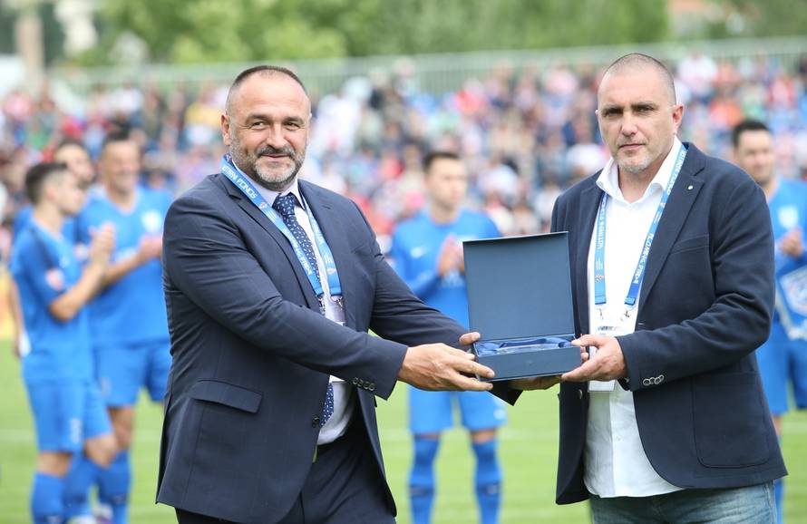 Prijateljska utakmica Hrvatske nogometne reprezentacije i NK OmiÅ¡ povodom 100 godina istoimenog kluba