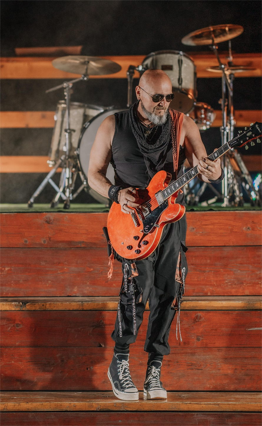 Dečko Danijele Martinović za 24 sata o novoj pjesmi: 'To je jedan specifičan muško ženski odnos'