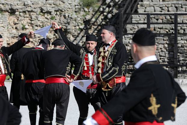 Pula: Mimohod Bokeljske mornarice u Puli
