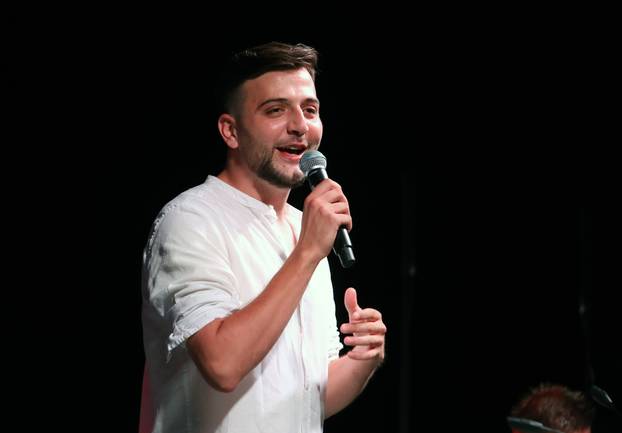 Šibenik: Na tvrđavi Barone održan glazbeni događaj "Arsen, Čovjek kao ja", posvećen Arsenu Dediću