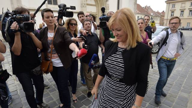 Ministrica Juretić je poljubila kolegu i poručila: 'Nek' crknu'