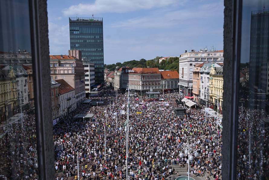 Tisuće prosvjednika preplavile središte Zagreba zbog otpada u Lici