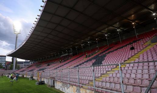 Rumunji se &scaron;okirali stadionom u Zenici: 'Ovo je horor dekor. Uzgajaju travu na stepenicama'