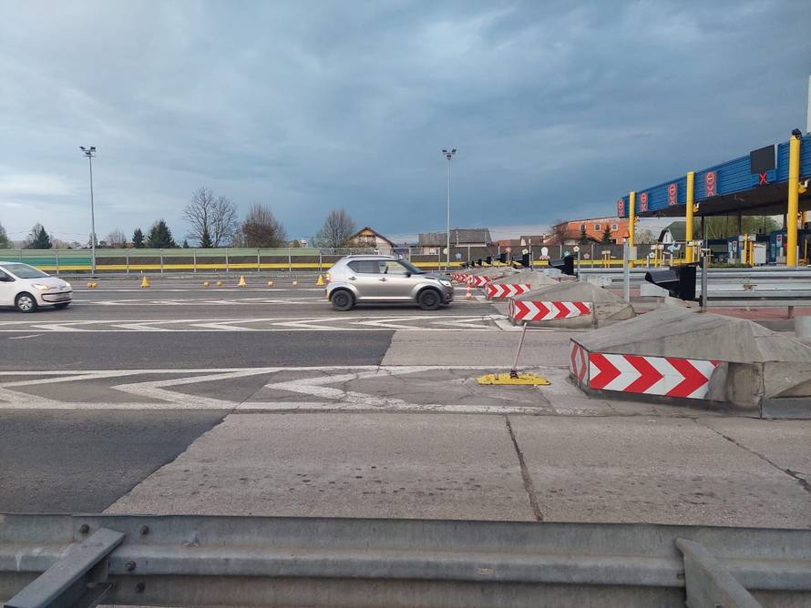 Stanje na cesti uoči blagdana: Za sada mirno, veće gužve na autocestama očekuju se sutra