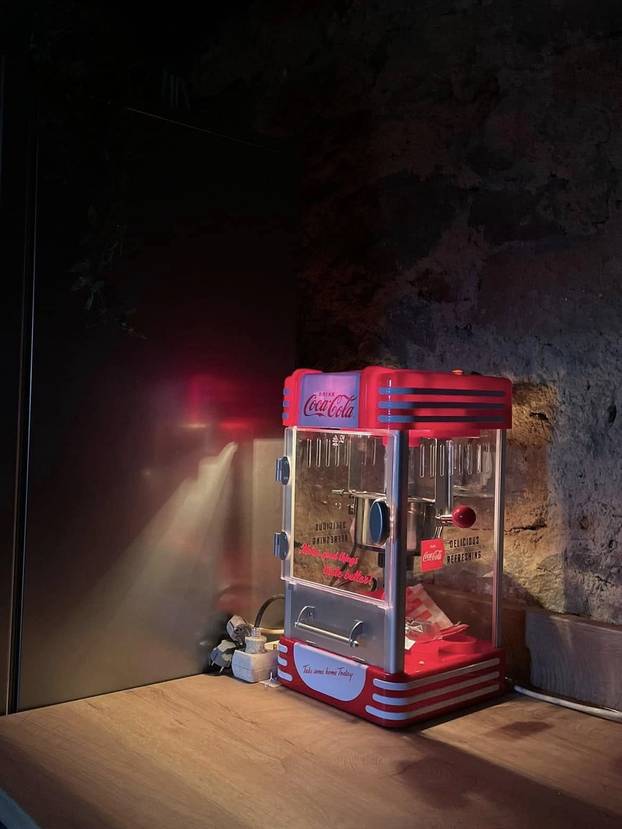 FOTO Ova kuća blizu Zagreba pravi je raj - filmove možete gledati iz bačve za kupanje!