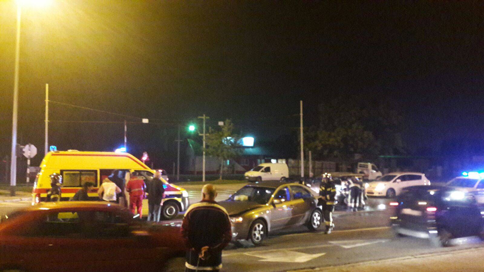 U sudaru auta u Zagrebu više ozlijeđenih, stigli i vatrogasci