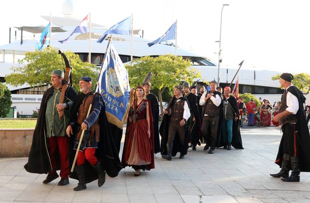 Šibenik: Nakon mimohoda otvoren je 16. Sajam u srednjovjekovnom Šibeniku