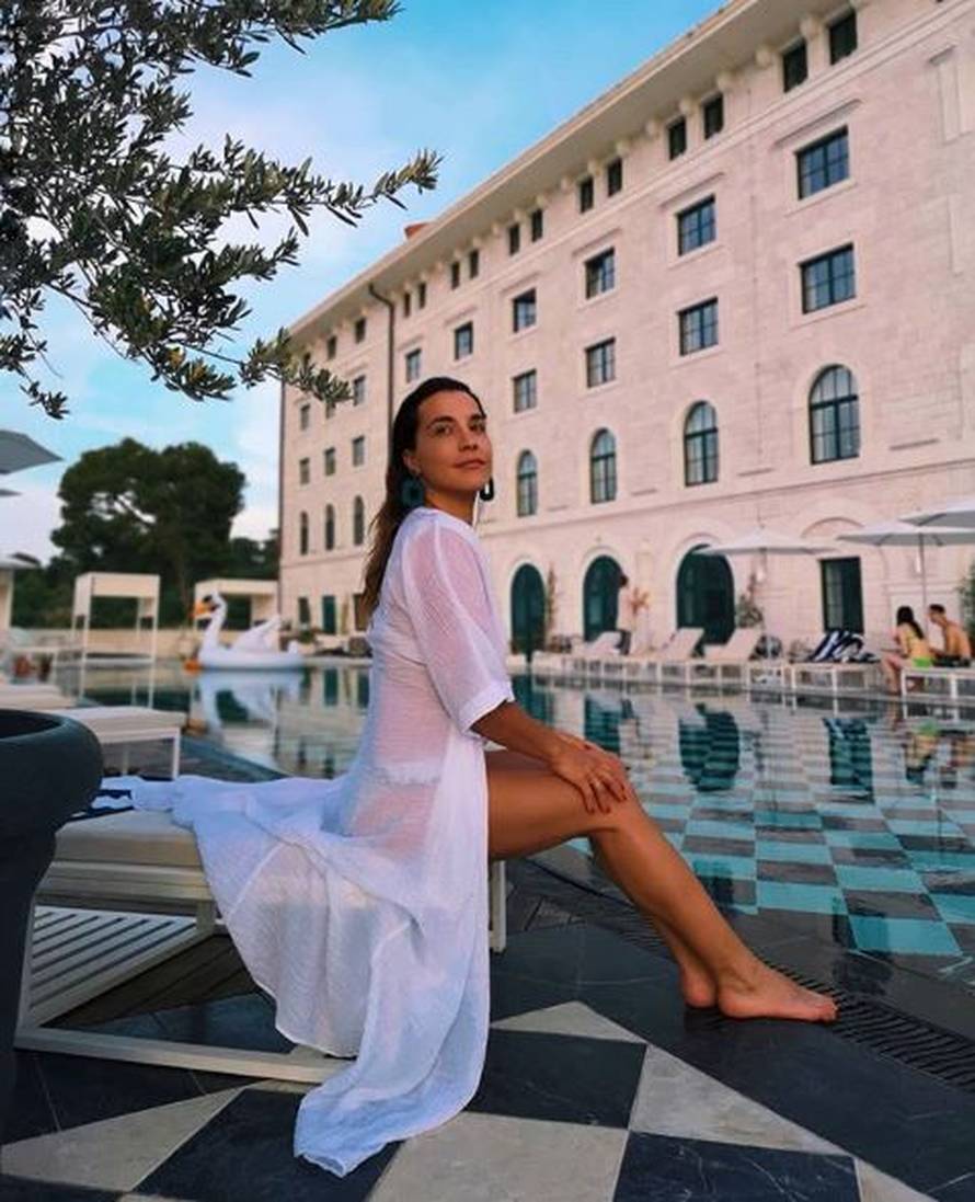 Ljetne radosti: Pokazale su obline  u bikiniju, ali i bez njega