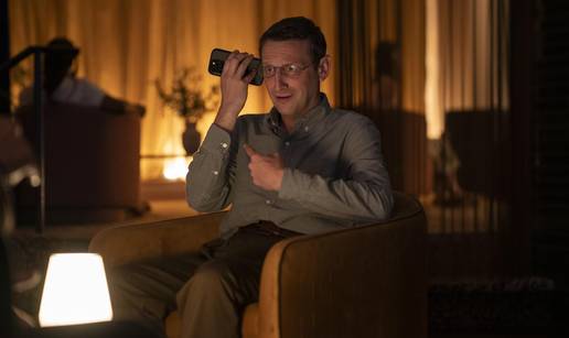 Pogledali smo seriju 'The Chair Company': Zamislite Georgea Constanzu uz elemente Dextera