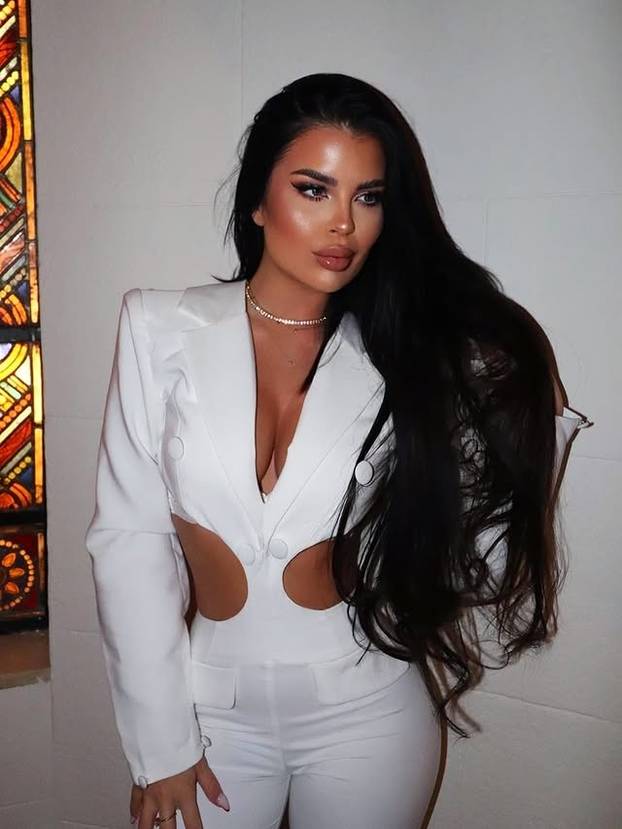 Andreu gledamo u 'Gospodinu Savršenom': Voli putovati, ali i nositi minijaturni bikini i haljine