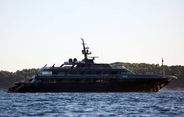 Hvar: Poznati dizajner Giorgio Armani na odmoru obavio i mali shopping