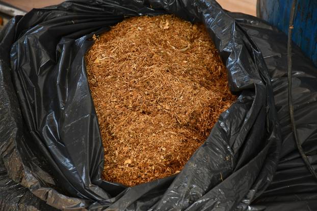 FOTO Dileri 'popušili' dvije tone duhana u Slavoniji: Pogledajte veliku policijsku zapljenu