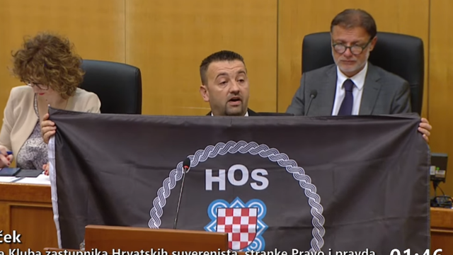 Marijan Pavliček u Saboru mahao zastavom HOS-a: Ovo kažnjavate, a jugoslavenske ne!