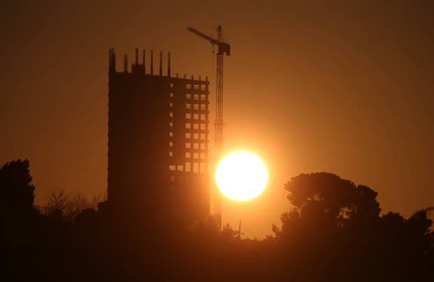 Split: Zgrada Westgate Tower-a uz zalazak sunca