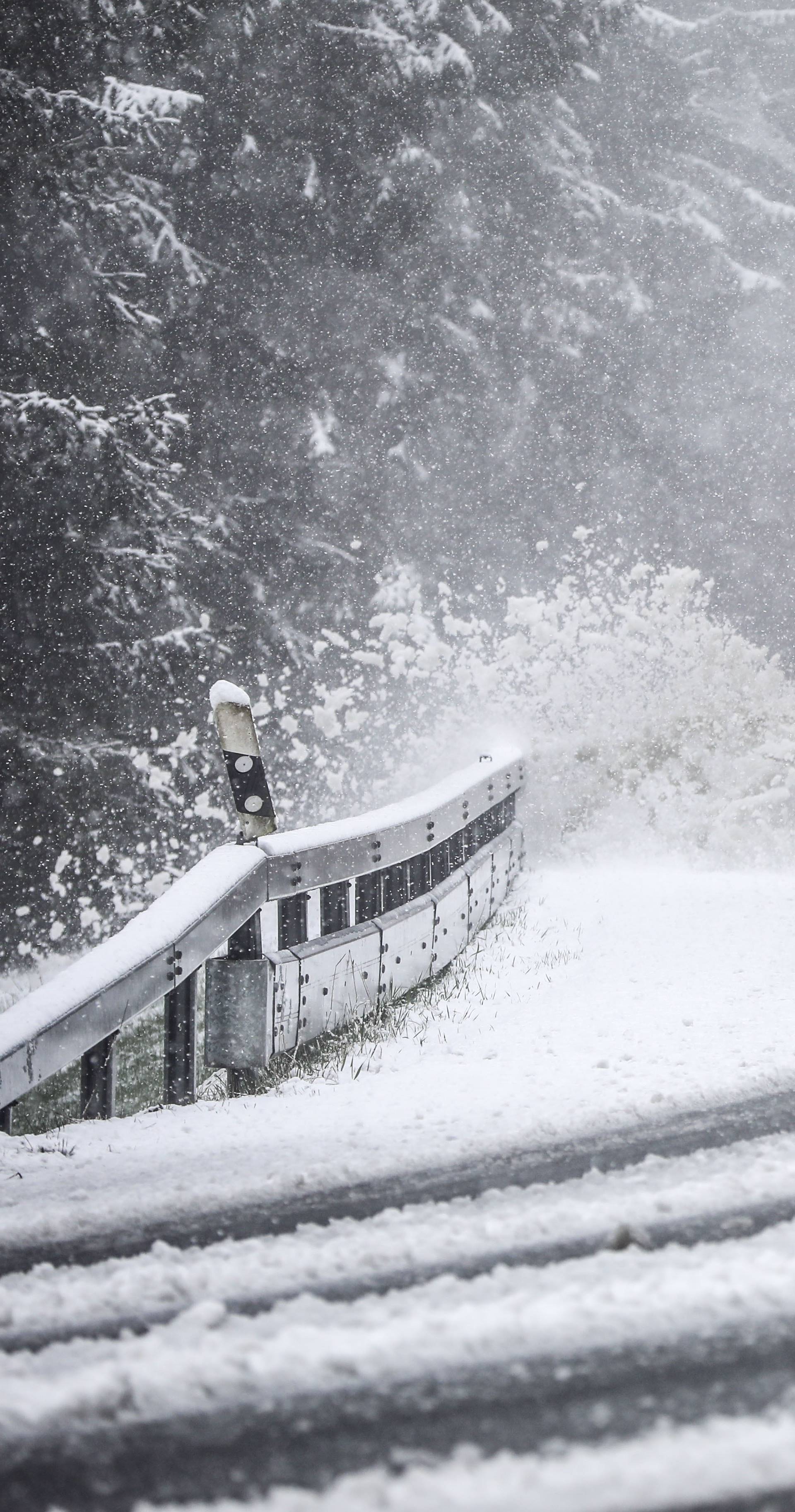 Snow on the Feldberg in the Taunus mountains during Easter