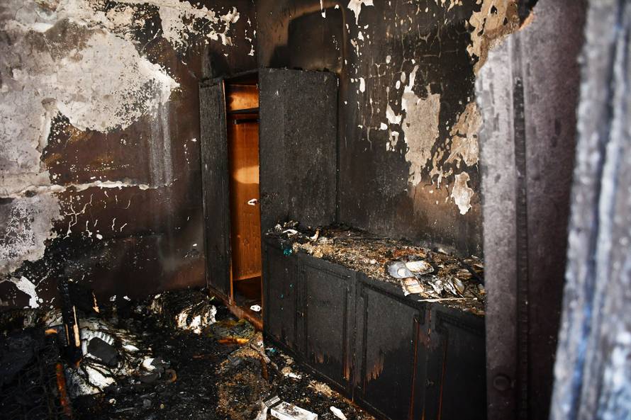 Tragedija u Sl. Brodu: U požaru kuće poginula jedva pokretna starica, sumnja se na opušak