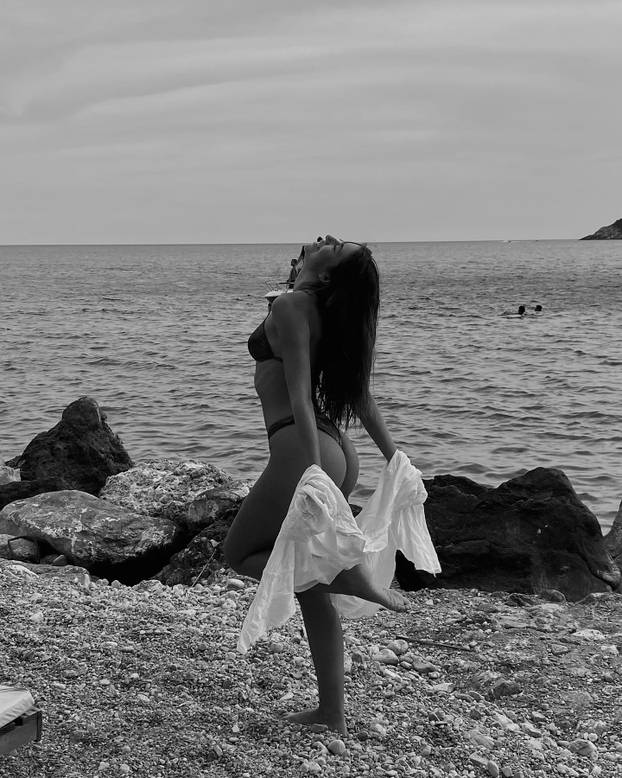 FOTO MMA voditeljica iz Srbije imponirala visinom u Zagrebu