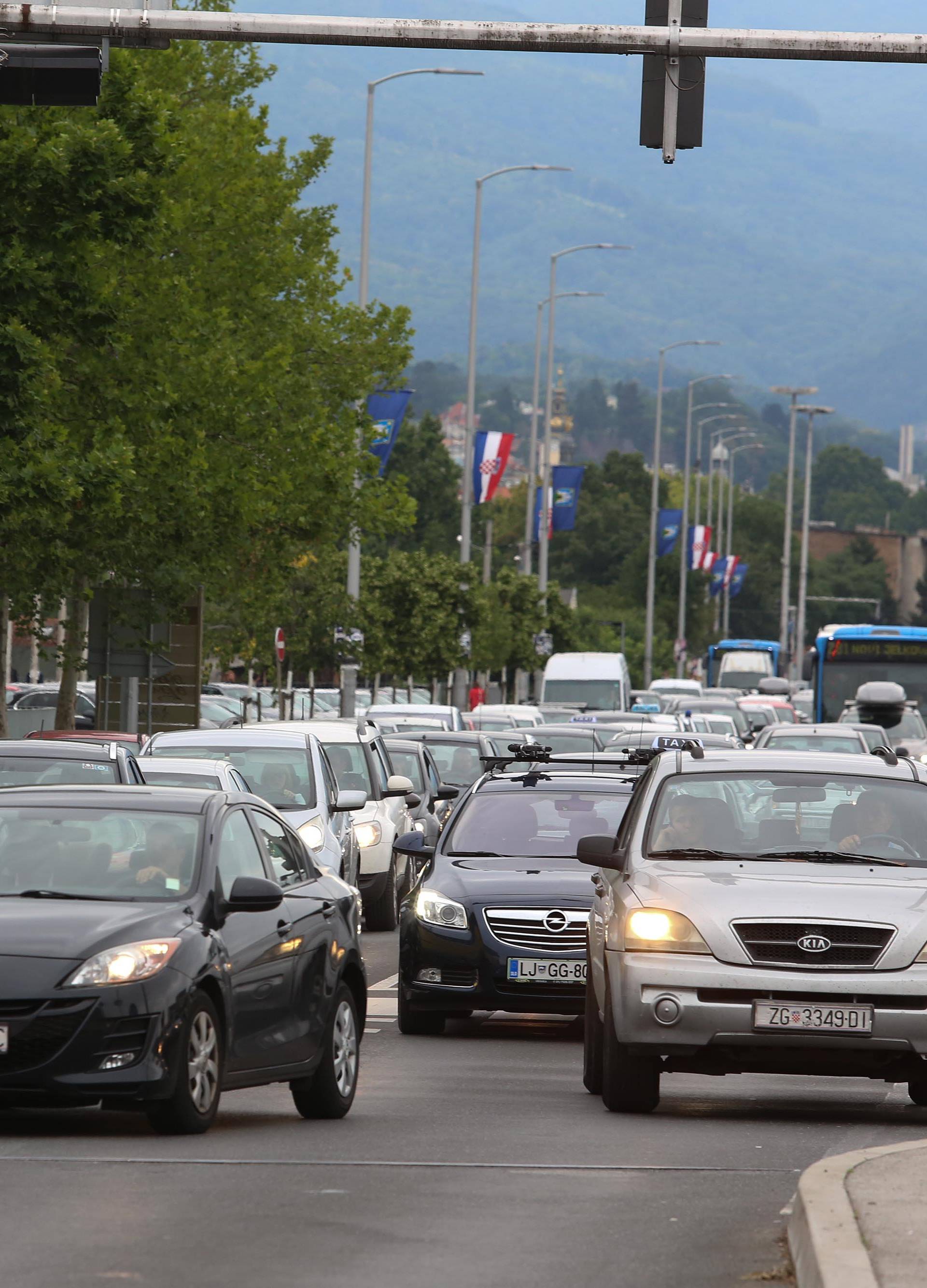 Za niže cijene goriva: Promet stao u Zagrebu, Osijeku, Rijeci