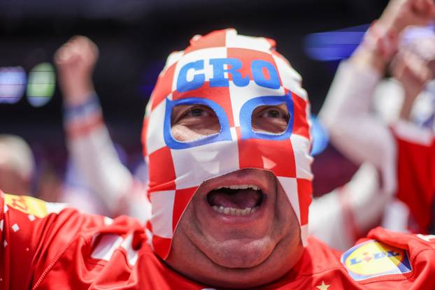Malmo: Navijači na tribinama prije utakmice Hrvatske protiv Slovenije u drugom krugu EHF Europskog prvenstva