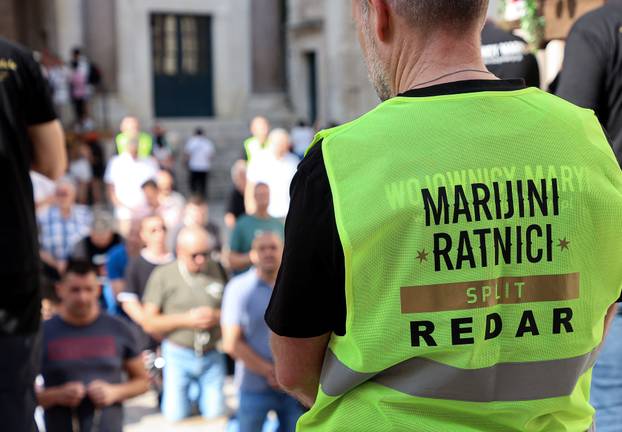 Split: Molitva krunice na Peristilu