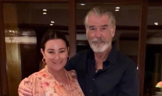 Pierce Brosnan svojoj supruzi za 60. rođendan poklonio 60 ruža: 'Za moju djevojku smeđih očiju'