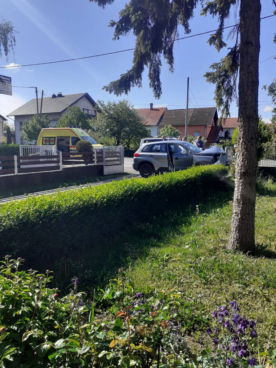 Vozaču pozlilo, izgubio nadzor nad autom i zaletio se u kuću